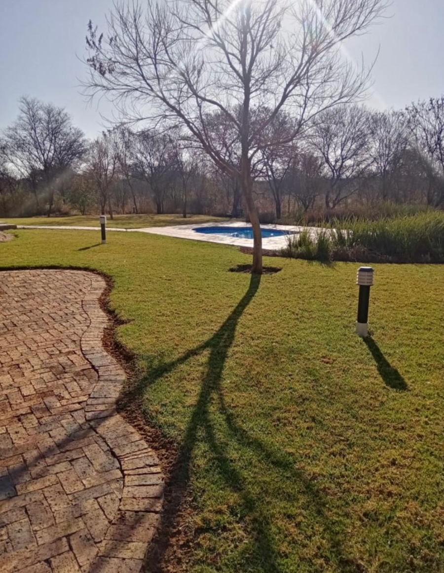 4 Bedroom Property for Sale in Boschenvaal River Front Lodges Free State